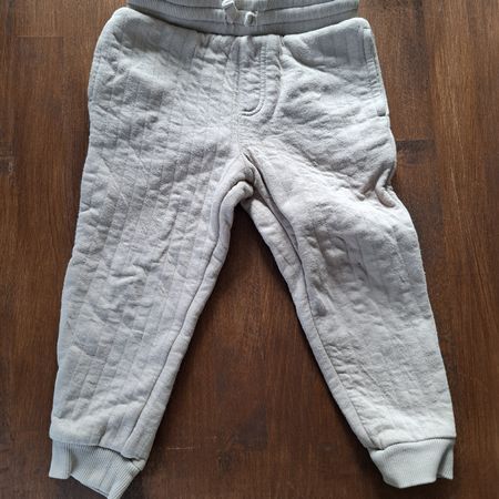 Gerippte Babyhose in Beige, Grösse 92