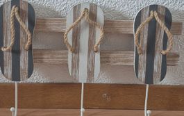 Sommerliche Wandgarderobe mit Flipflops - Handgemacht!