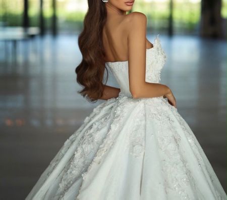Exklusives Brautkleid von Goddess