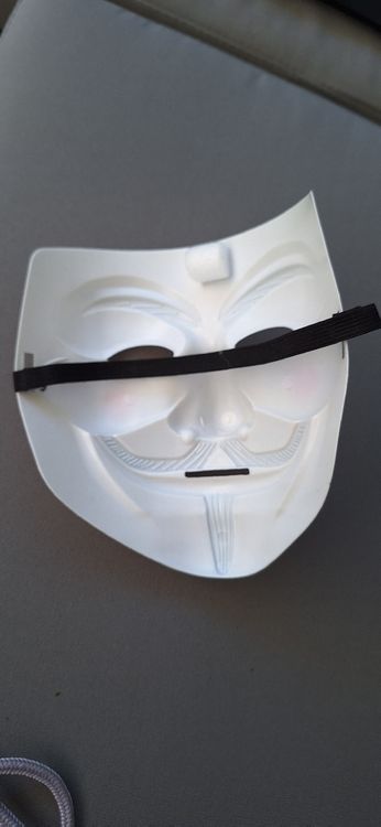 Protezione per viso e udito: Anonymus Maske - Guy Fawkes Maske - Perfekt für Helloween! – Usato da Zürich venduto da Sibili 1