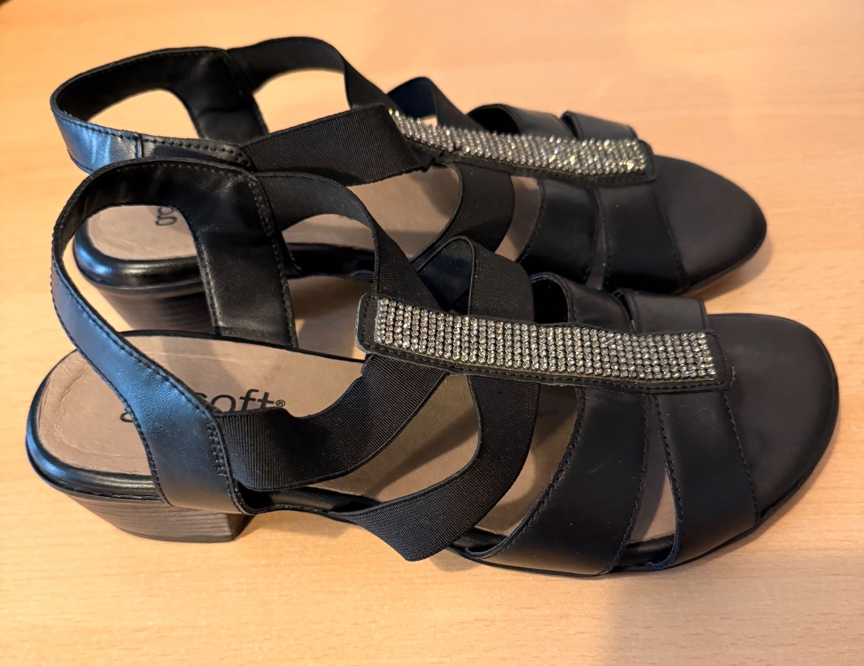 Scarpe da donna: Sandales Noirs Gosoft taille 38 en cuir – Usato da Genève venduto da lac_pf6t 5