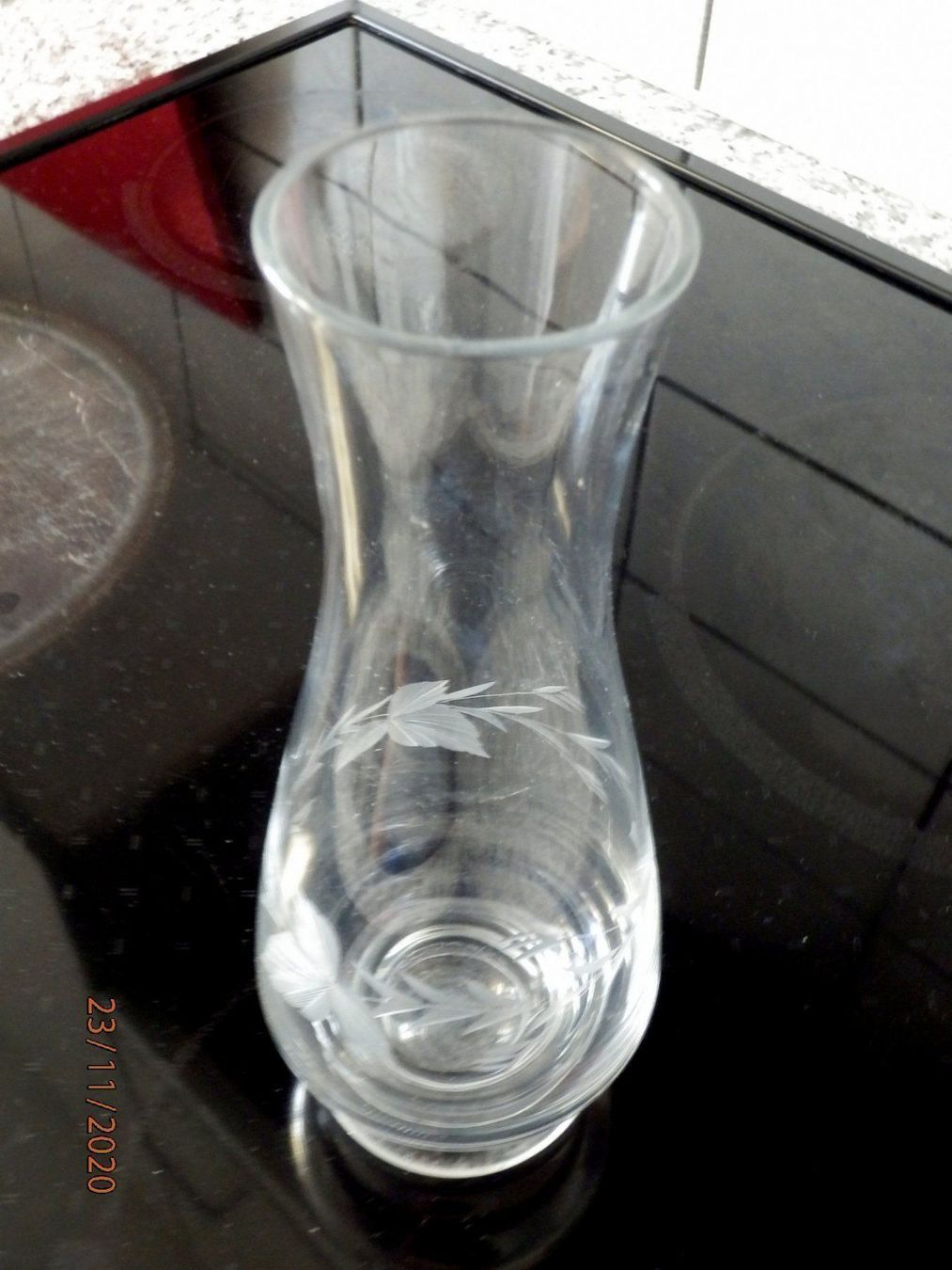 Vasen & Gefässe: kleine Vase oder Karaffe, geätzte Zweige – Gebraucht aus Ueberstorf von dinbau 3