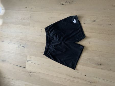 Adidas Sportshort Gr. M Schwarz neuwertig 