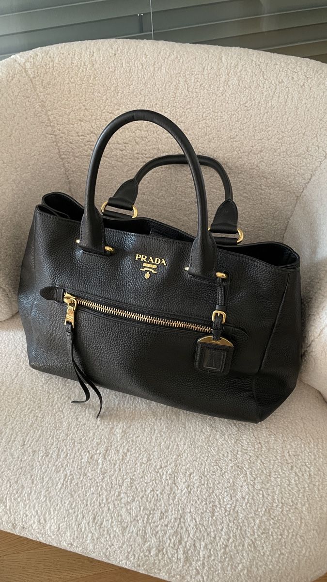 Prada Borse da donna: Prada Tasche – Nuovo (secondo la descrizione) da Balgach venduto da DeeKova
