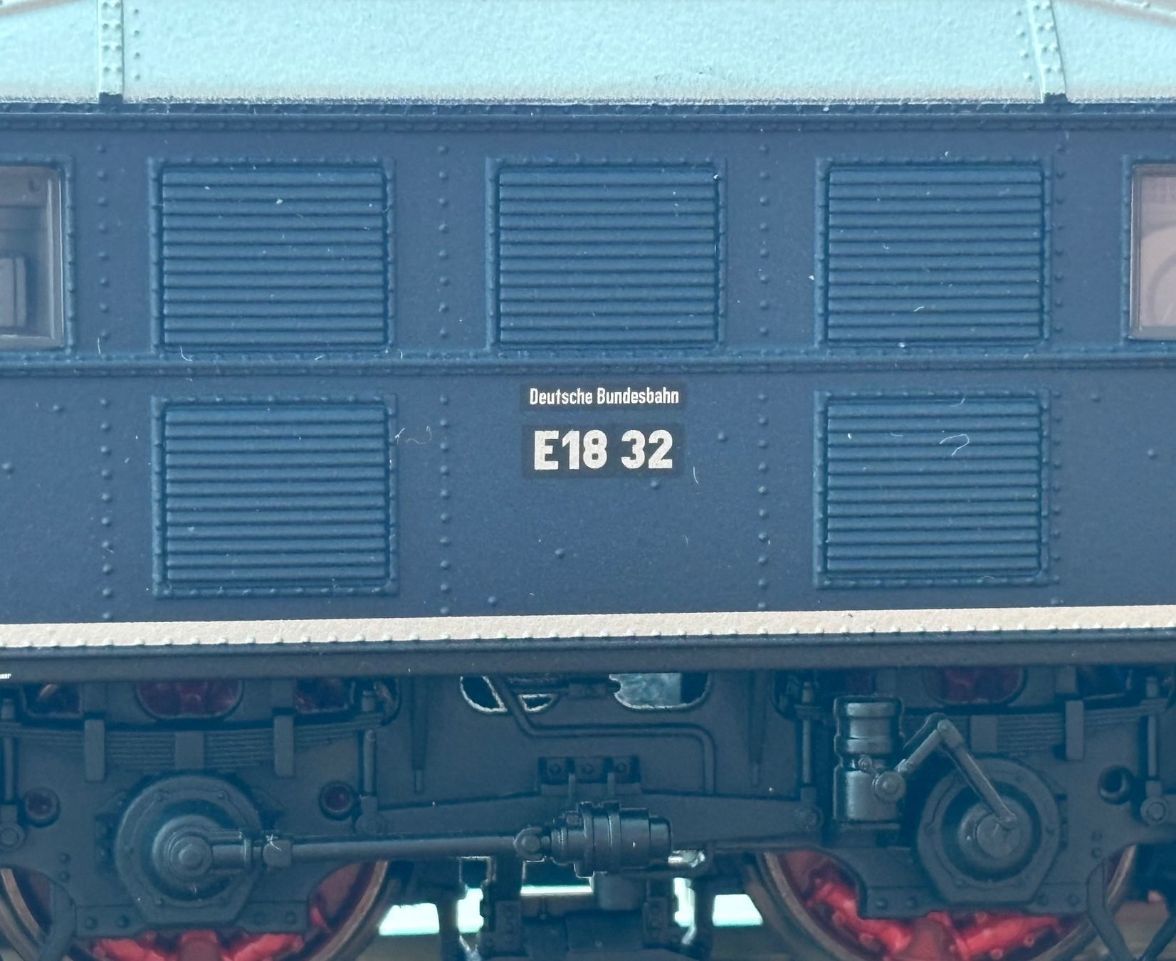 Trix Modellini di ferrovie: Trix 22451 Elok E18 der DB mit Sound – Nuovo e nell'imballaggio originale da Schinznach-Dorf venduto da Rur25 4