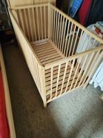 Kinderbett aus Holz
