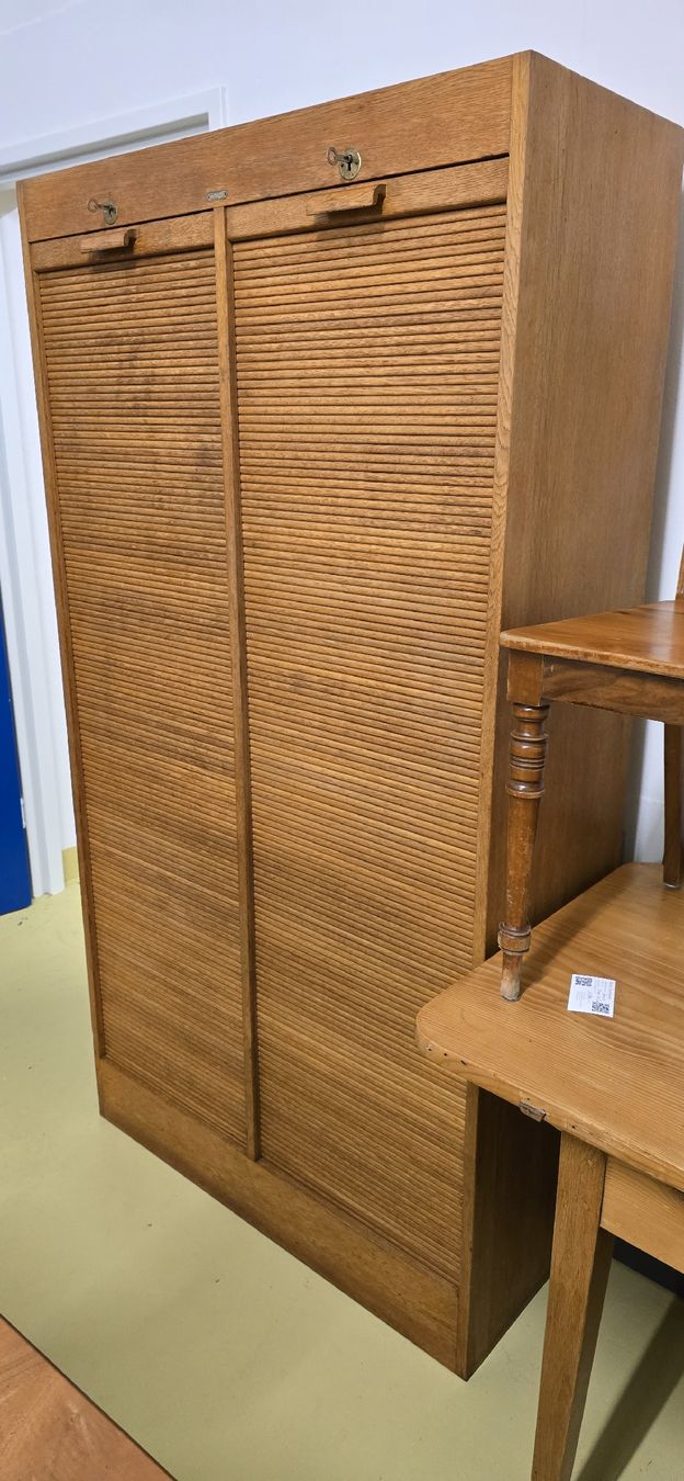 Schränke: alter Rolladenschrank,  Lateralschrank – Gebraucht aus Zürich von Reni8048 1
