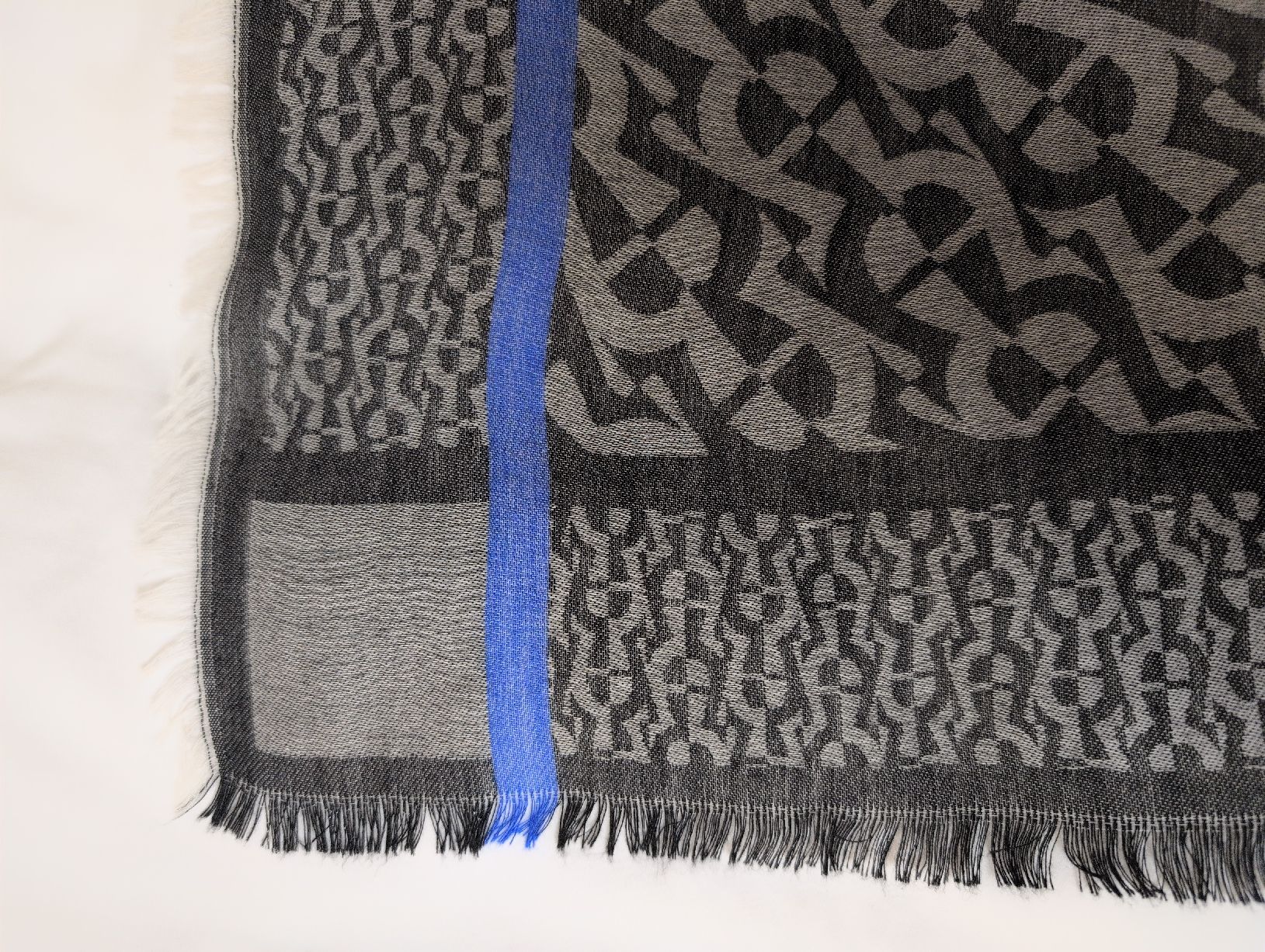 Aigner Foulard & Sciarpe: Aigner Tuch / Unbenutzt – Nuovo (secondo la descrizione) da Zürich venduto da rom_zh 2