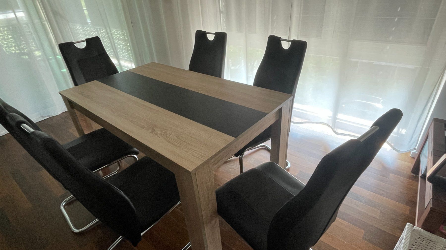 Set di tavolo e panche: Fast neu Esstisch mit 6 Stühlen – Usato da Dietikon venduto da gys_8mcb