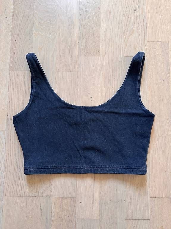 Brandy Melville Top: Dunkelblaues Brandy Melville Top – Usato da Arlesheim venduto da dan_vv9f