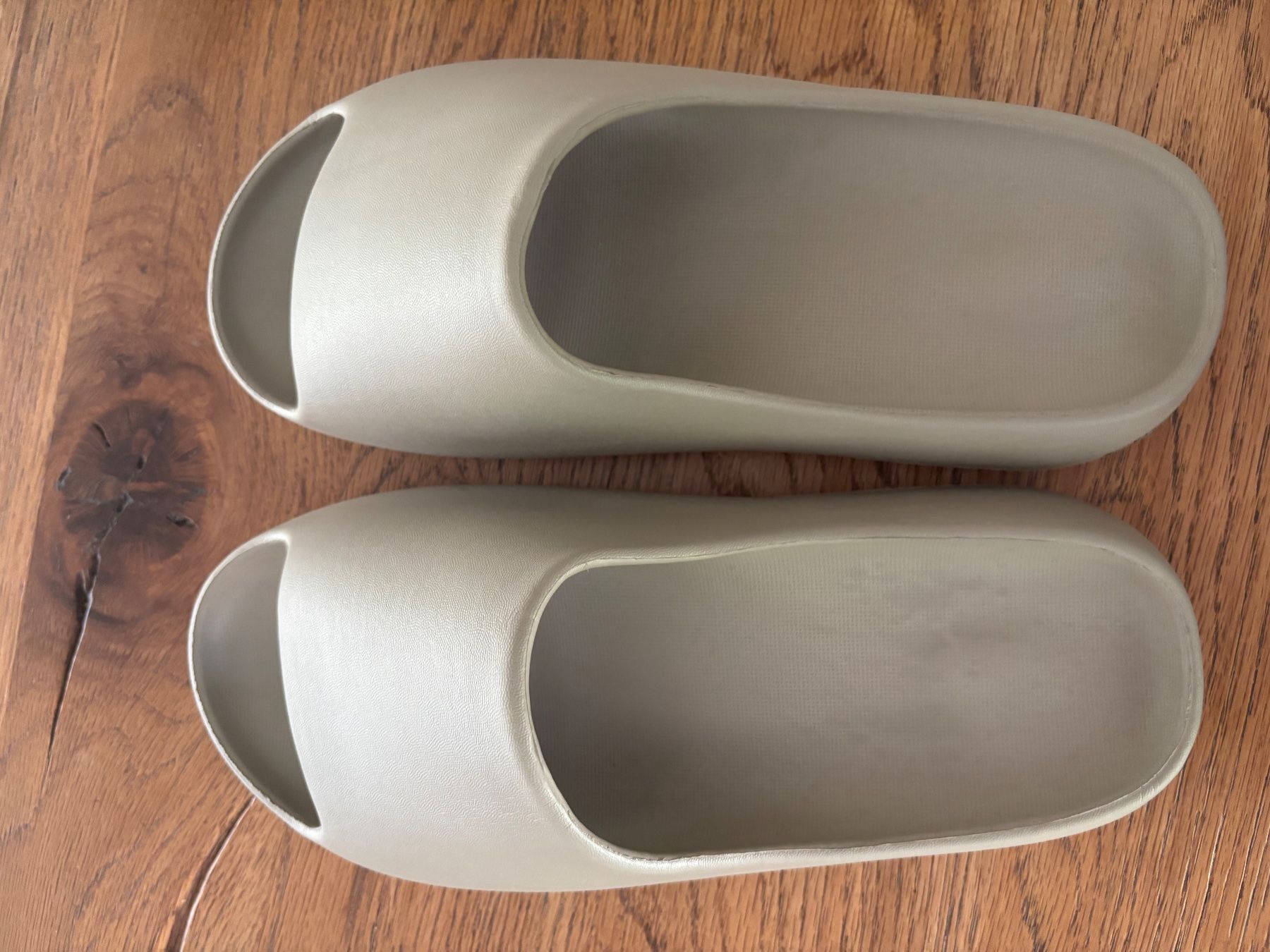 Herrenschuhe: Slides Grösse 44-45 Beige Neu – Neu und originalverpackt aus Burgdorf von fab_z27v 2