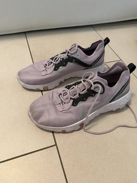 Nike Scarpe da donna: Nike Renew Sneakers 37.5 – Usato da Thalwil venduto da giulia123_