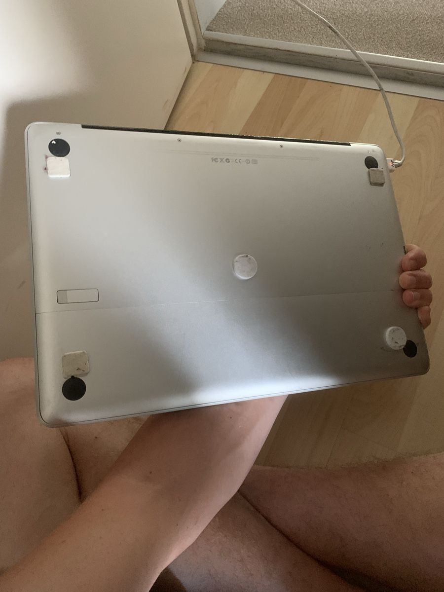Apple Notebooks: Uraltes MacBook Pro 15‘‘ – Defekt aus Wettingen von hoefner 3