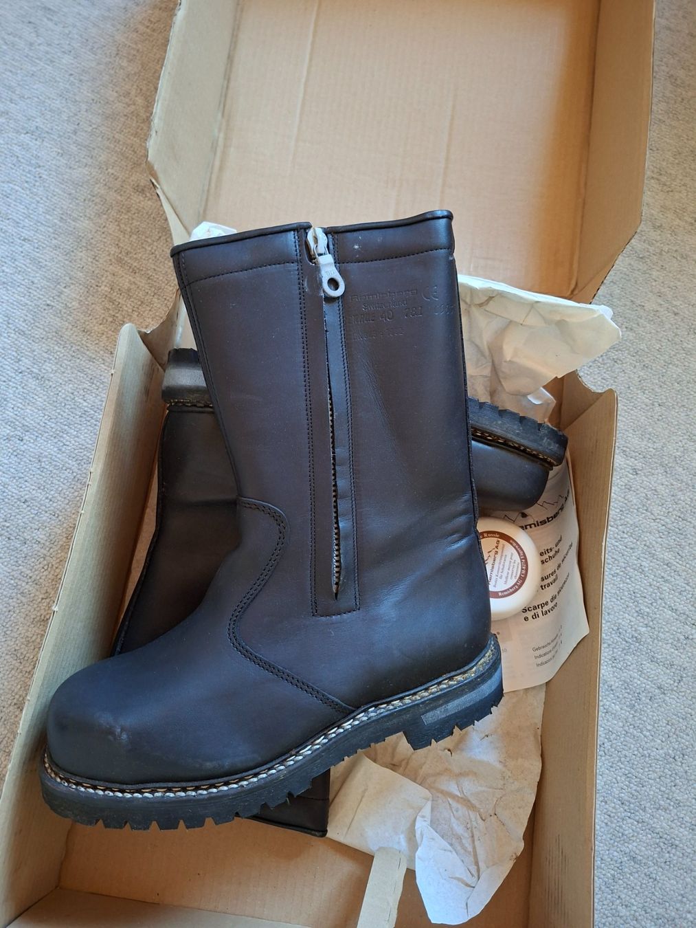 Herrenschuhe: Sicherheits- und Arbeitsstiefel – Neu (gemäss Beschreibung) aus Horgen von bea_g9bg