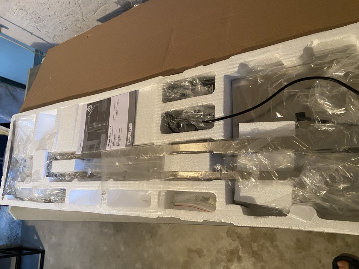 Lustres & lampes de plafonds: LED-Deckenfluter – Neuf avec emballage d'origine à Wolfwil par Pjw0 1