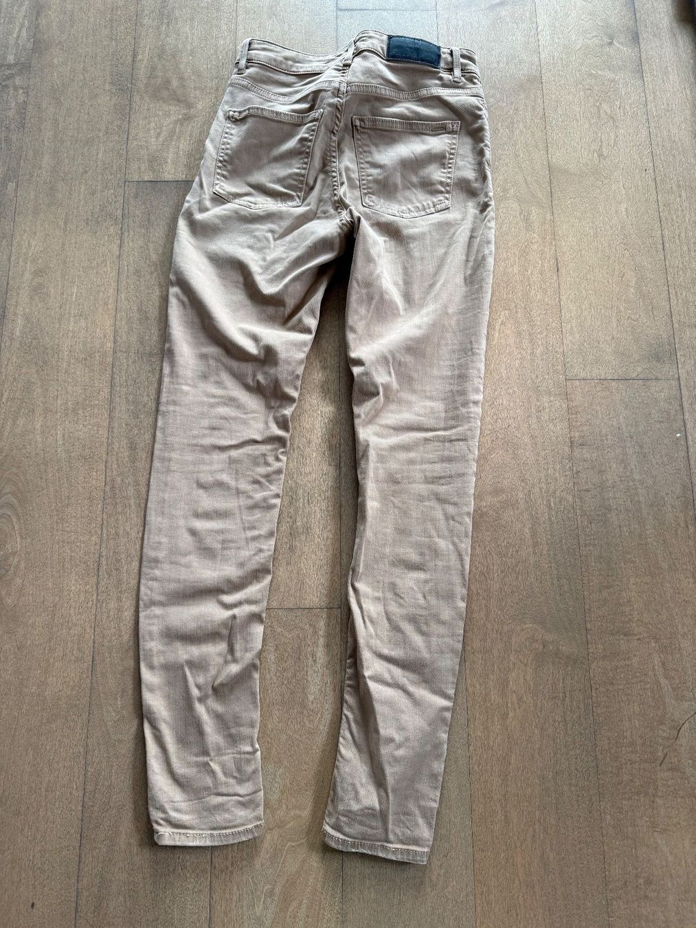 Esprit Jeans: ESPRIT EDC: Beige Röhrenjeans Gr. 26/30 – Usato da Meilen venduto da kleisi01 1
