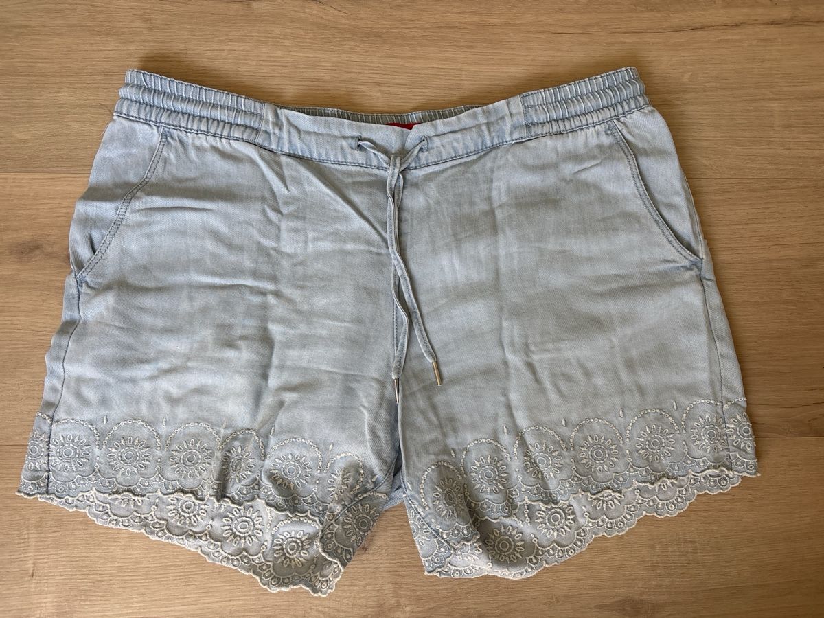 S.Oliver Pantaloni: Leichte Jeansshort gr 42 – Usato da Benken ZH venduto da m1310