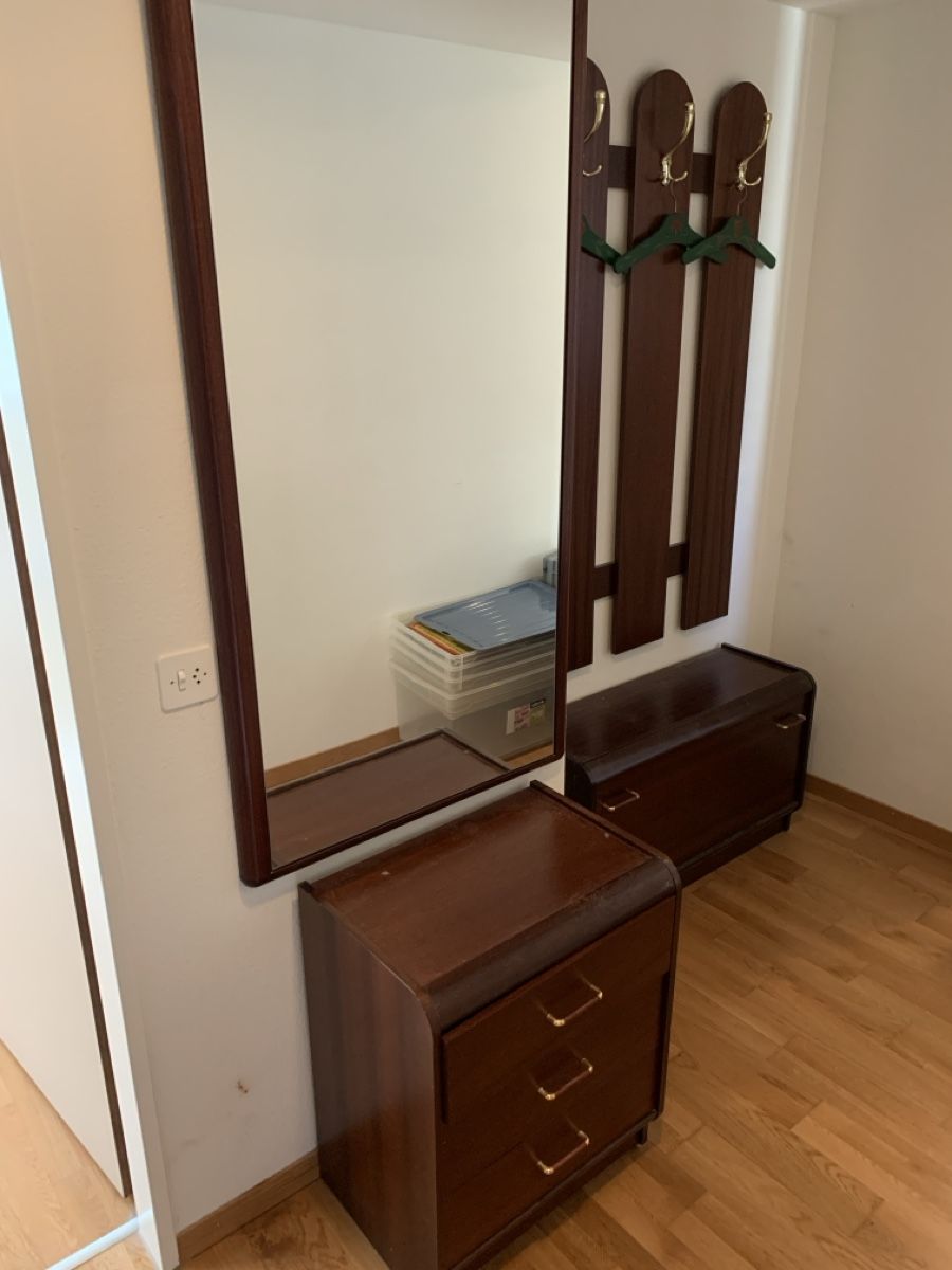 Pfister Garderobe: Koridor Möbel  – Gebraucht aus Suhr von polaris4x4