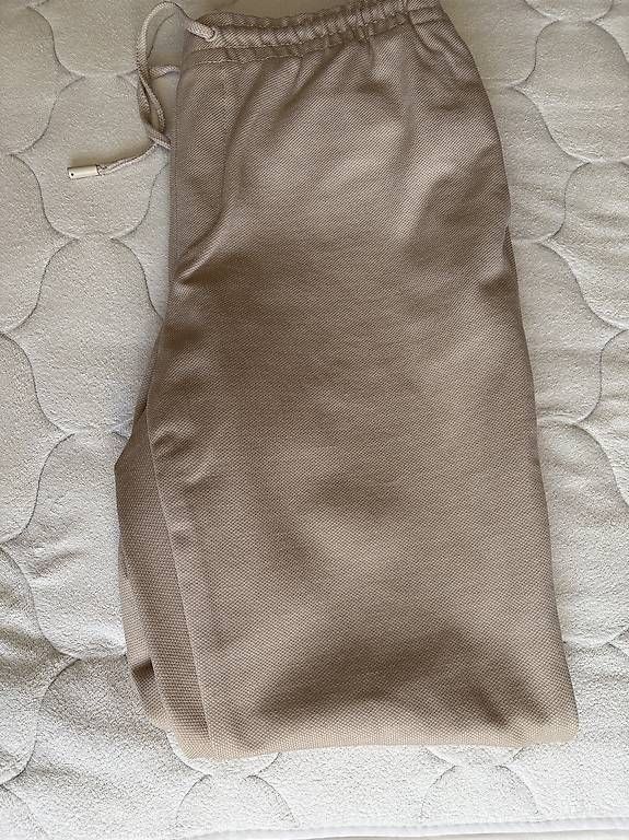 Pantaloni: Zara pantalon beige – Usato da Geneve venduto da tom_d7f8