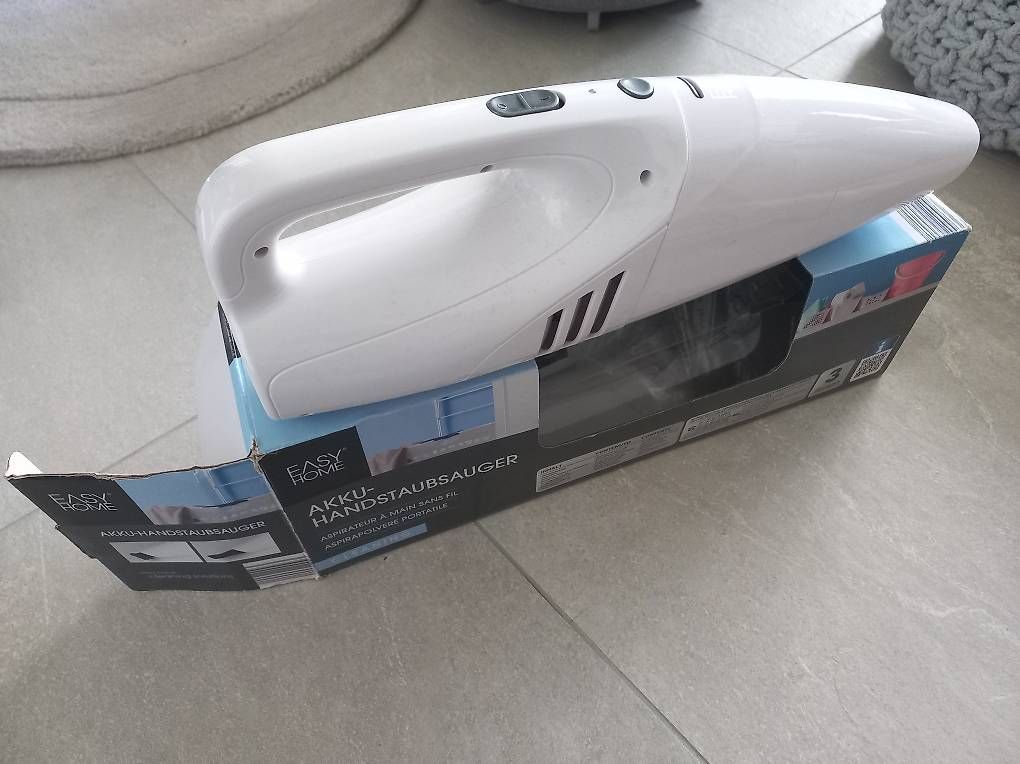 Aspirateurs & Accessoires: Aspirateur à main – D'occasion à Lausanne par flo_v9jc