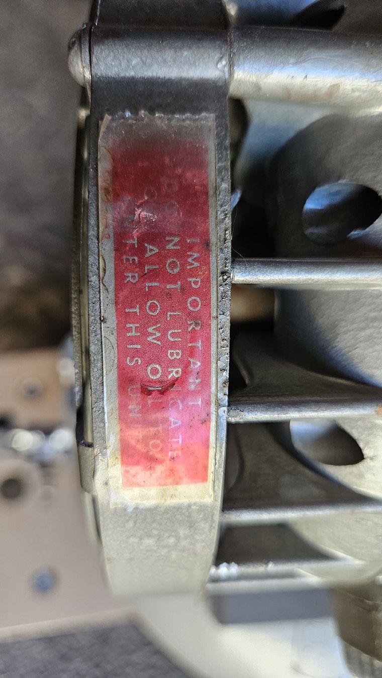 Compressori: Vintage Kompressor S.S.White No.2 Zahnarztkompressor Airbrus – Usato da Stettlen venduto da commo-ma 6
