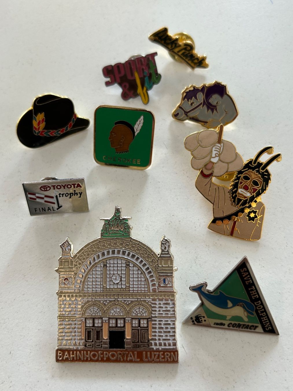 Placchette & Badge: Alte Pin Sammlung – Usato da Bern venduto da spraydose 1