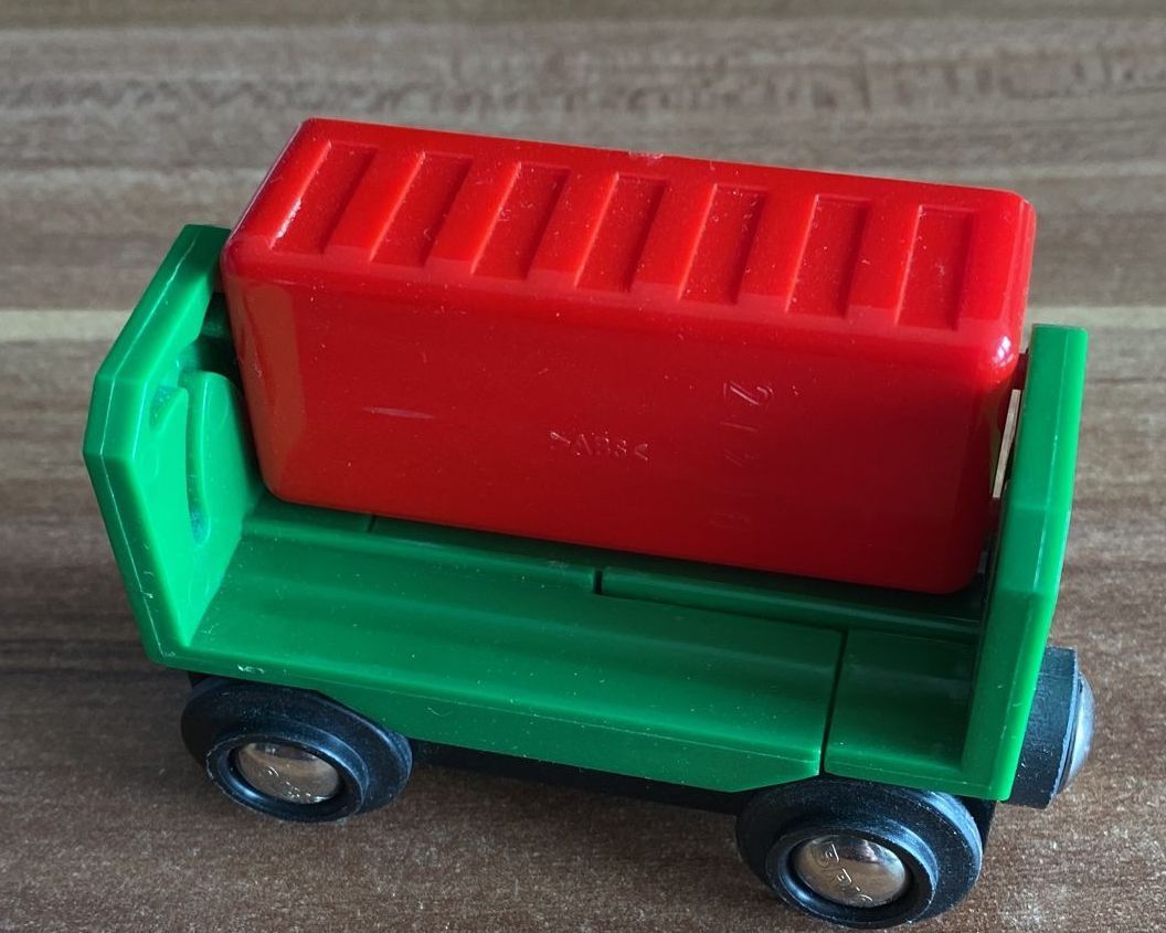 Brio Spielzeuge: Brio Kippanhänger – Gebraucht aus Wagenhausen von kah_2tx7 1