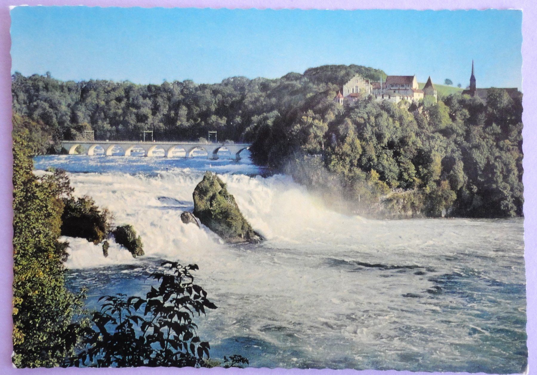Cartes postales: Rheinfall mit Schloss Laufen – D'occasion à Fétigny par Billy2miny