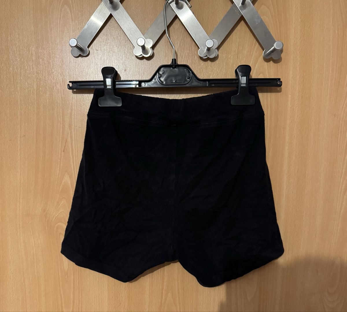 Decathlon Leggings: Schwarze Decathlon Sportshorts – Usato da Ins venduto da maximal_30CHF 1