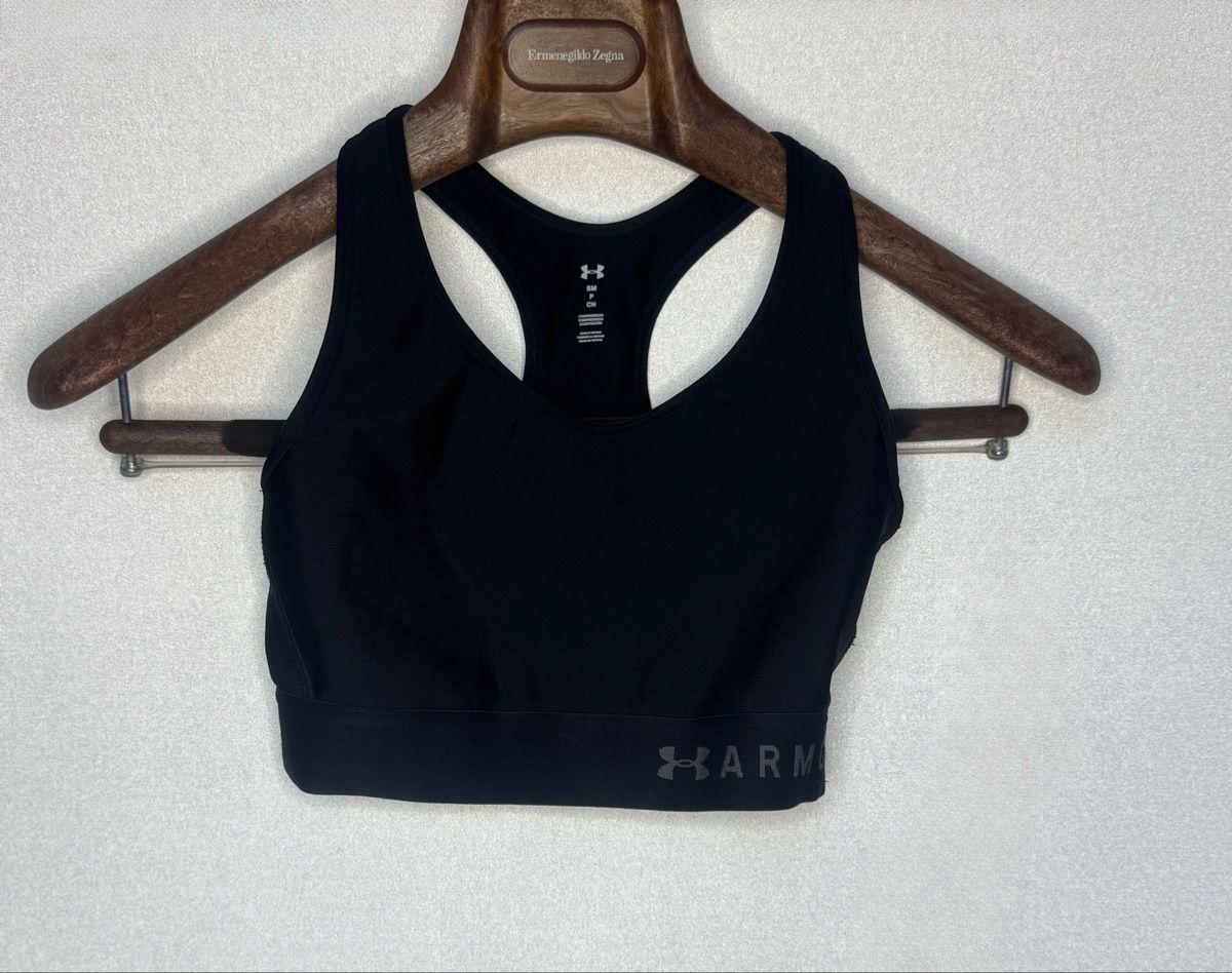 Under Armour Autres dessous: Underarmour Sports Bra – D'occasion à Davos Dorf par gin_8k9d
