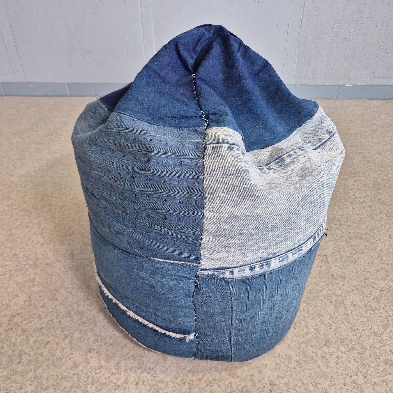 Hocker: Jeans Sitzsack Pouf Handmade Hocker Höcker – Gebraucht aus Nottwil von Wondewa-Shop 6