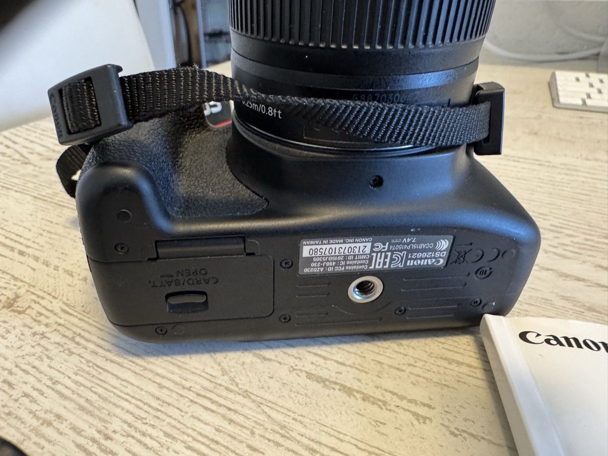 Canon Fotocamera: Canon eos1300d kamera – Usato da Zunzgen venduto da milesdavis76 4
