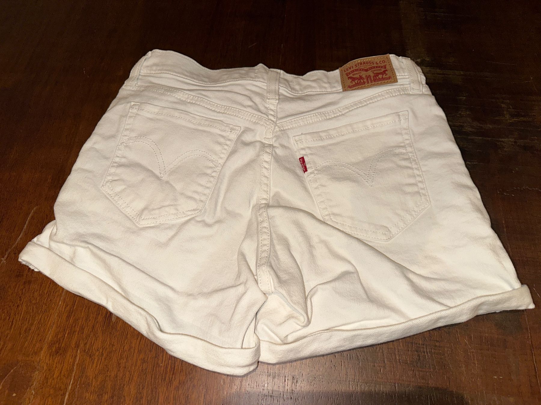 Levi's Jeans: Levi Mid Lenght Short 28 – D'occasion à Heerbrugg par cheedsk 2