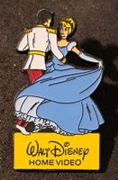 BB781 - Pin Walt Disney HOME VIDEO - Cinderella & der Prinz