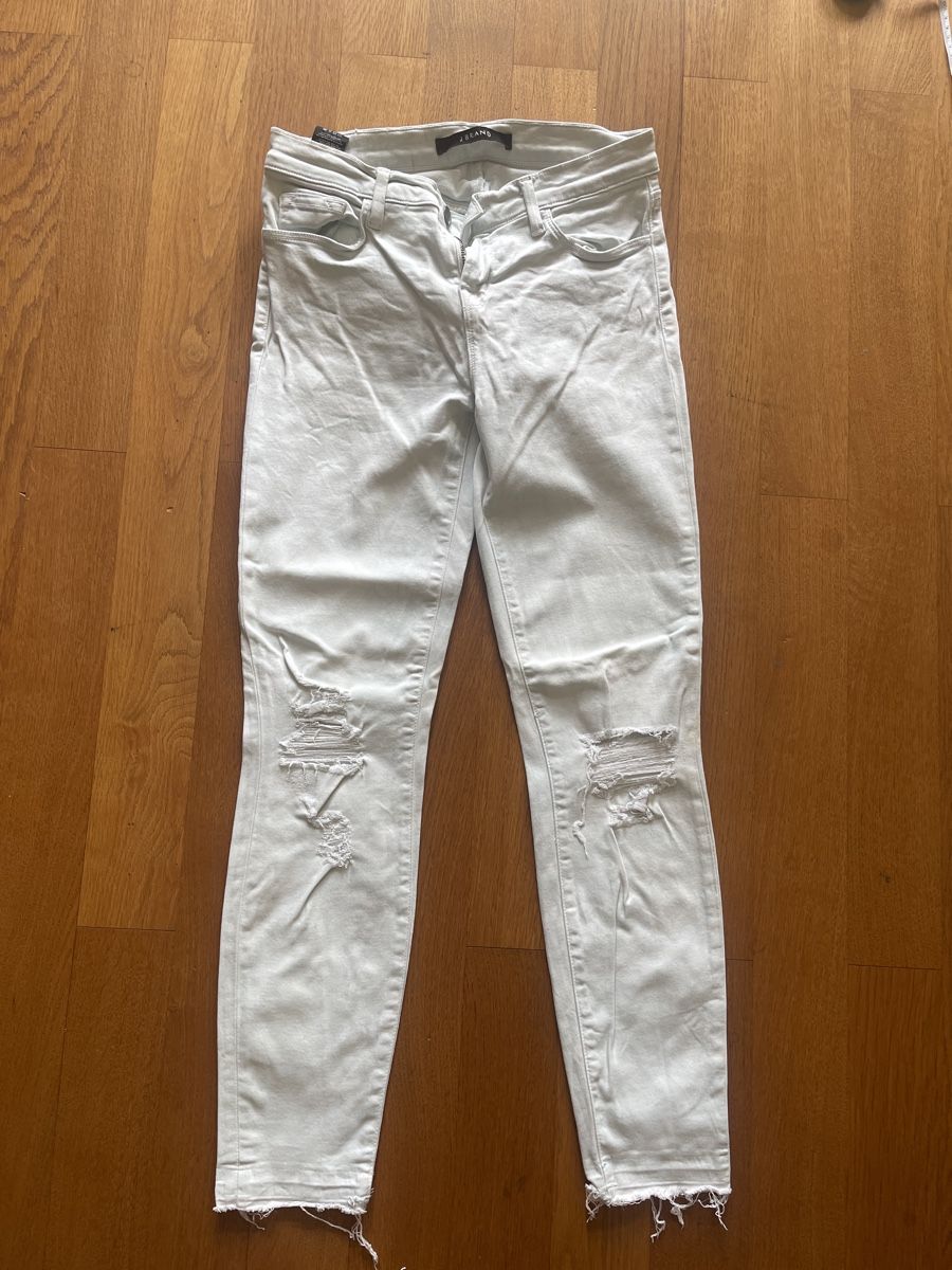 Jeans: J Brand Grösse 28 Used-Look – D'occasion à Basel par Ritzibitzi