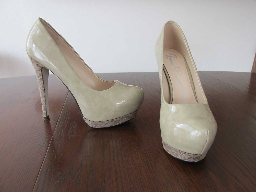 Scarpe da donna: Souliers à talons BATA – Usato da La Sarraz venduto da jaccardmar 4