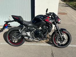 Sehr schöne Kawasaki Z650 Top Motorrad für Anfänger (35Kw)