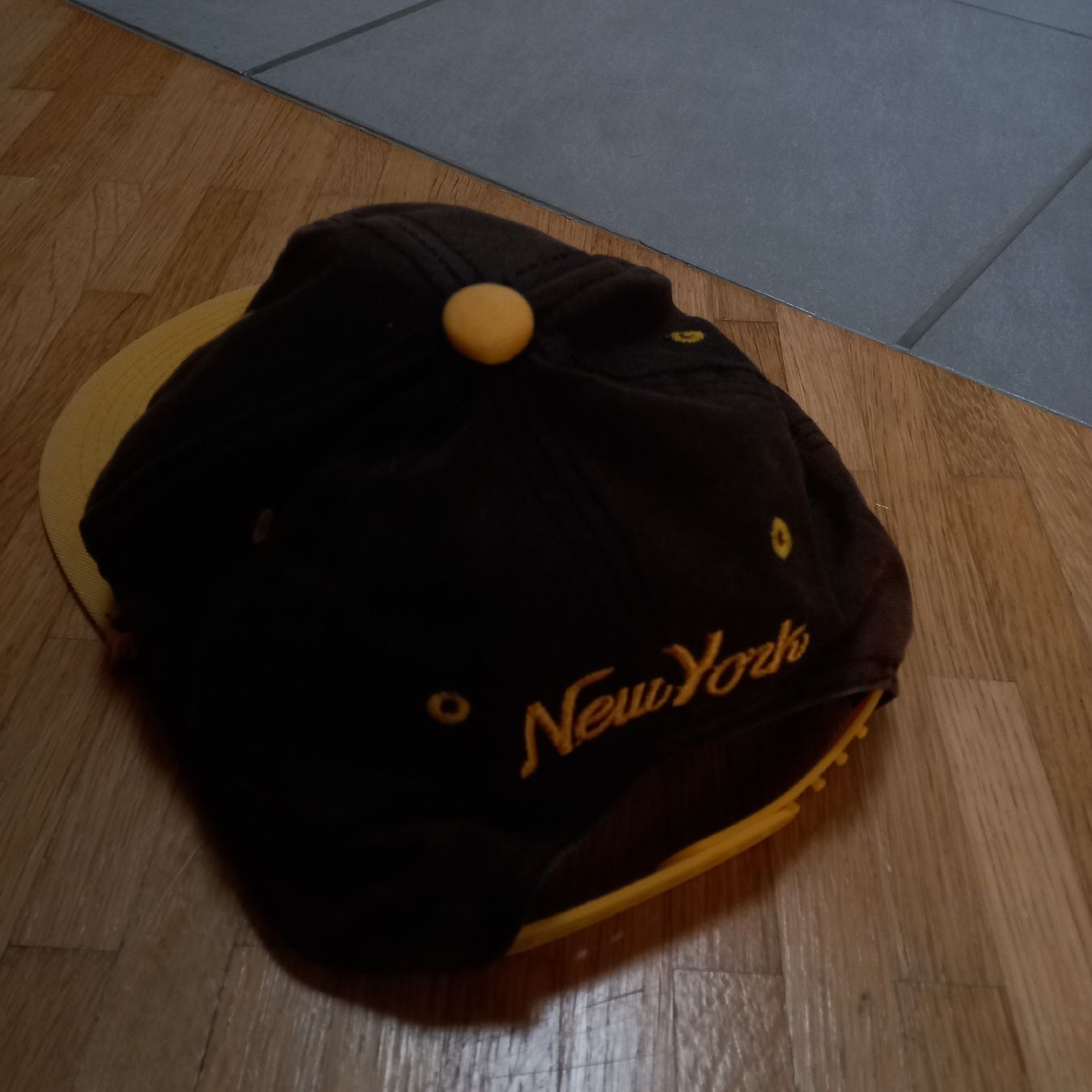 Copricapi, berretti & cappellini: casquette New-York  – Usato da St-Cergue venduto da VeganWarrior 1