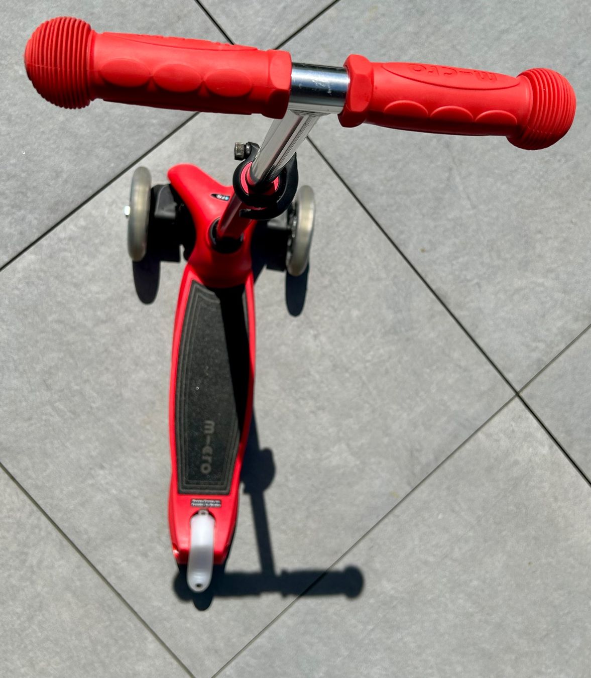 Micro Kickboard: Mini Micro Deluxe Lite Scooter – Usato da Riedholz venduto da Abendsonne 1