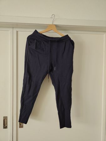 Damen Hose dunkelblau Grösse M gute Zustand