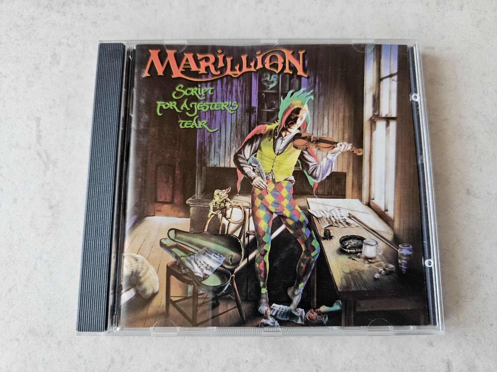 CD: Marillion  -  Script For A Jesters Tear – Usato da Schneisingen venduto da backstore24