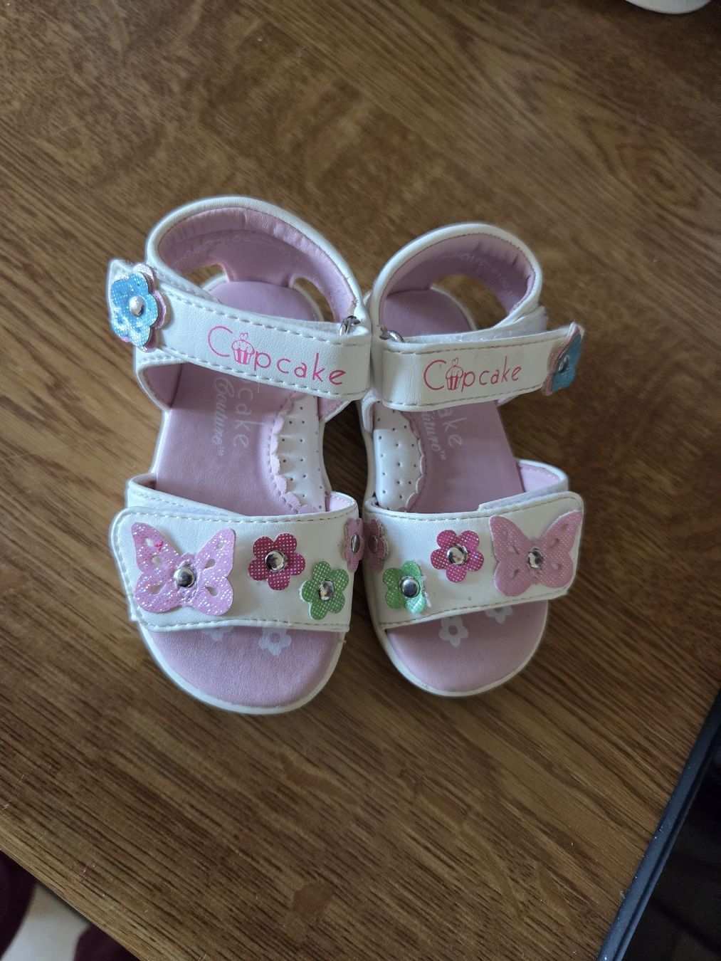 Schuhe für Jungen: Mädchen Sandalen – Neu (gemäss Beschreibung) aus Aarberg von chr_9v67