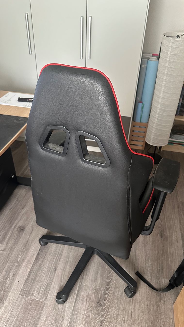 Stühle: Chaise de bureau gaming – Gebraucht aus Le Landeron von mau_qtv5 1