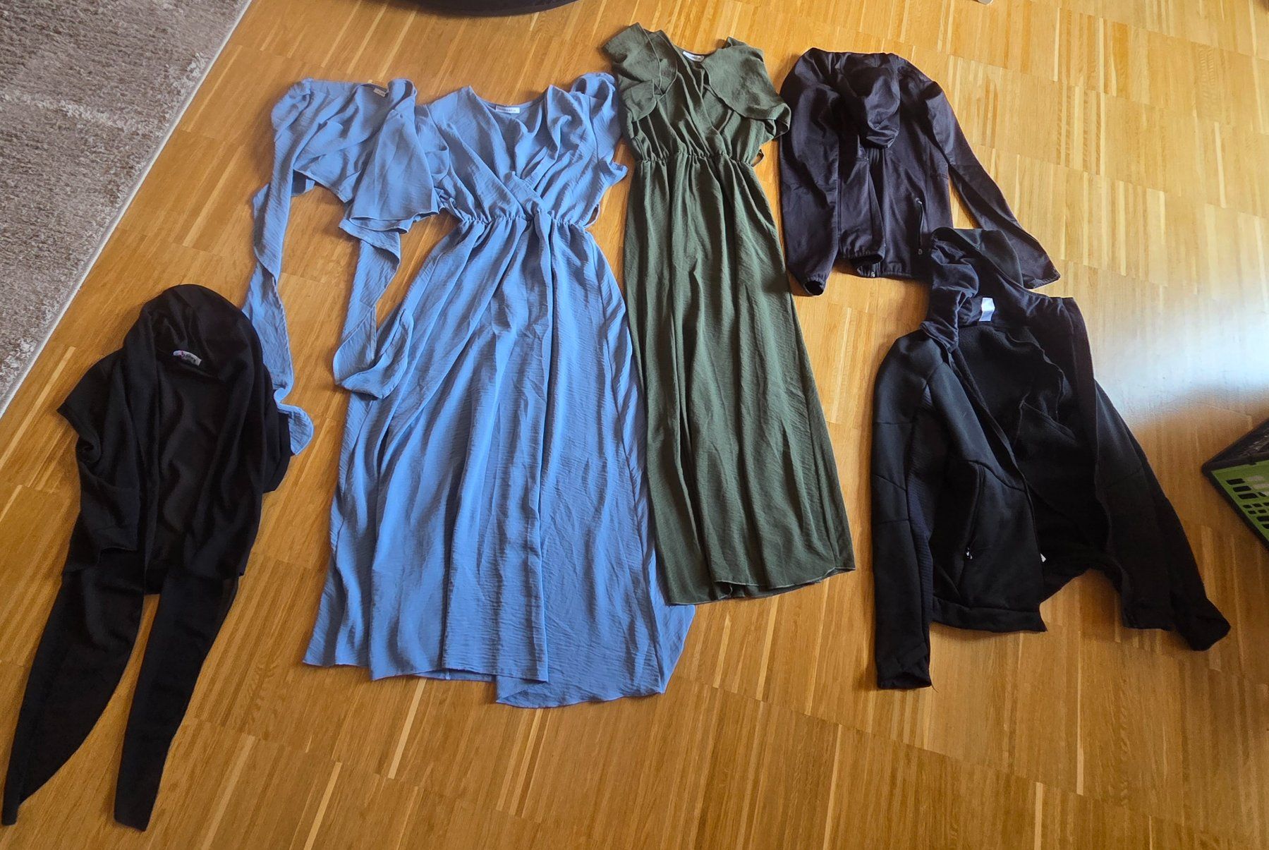 Lots de vêtements: Kleiderpaket - XS / S – D'occasion à Bülach par jus_jk8n 3