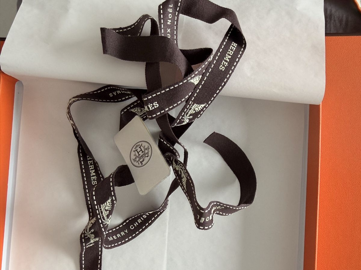 Hermès Foulard & Sciarpe: Hermès Carré 70 silk scarf NEW – Nuovo e nell'imballaggio originale da Zürich venduto da ilo_ckh7 3