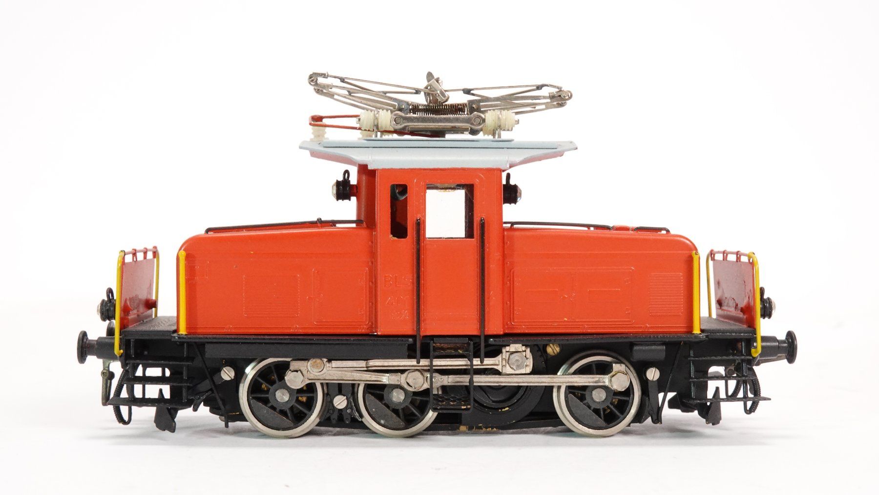 Metropolitan Modellini di ferrovie: 1œ Metrop 519 BLS Rangierlok rot – Usato da Uetendorf venduto da tigermuegi 3