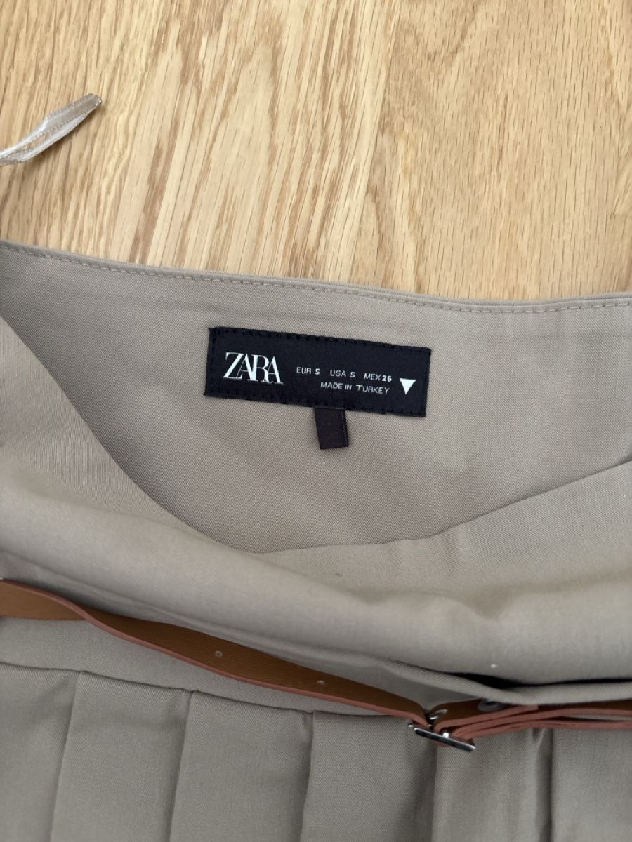 Zara Gonne: Zara Faltenrock/hose mit Guertel – Nuovo (secondo la descrizione) da Winterthur venduto da ag8m8 1
