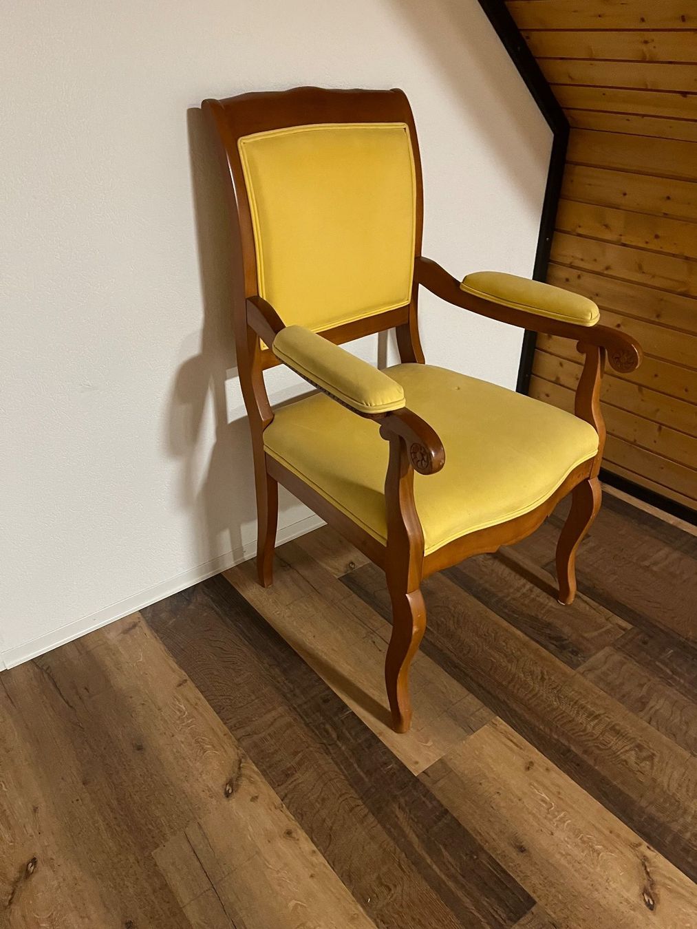 Sedie: Antiker Stuhl mit Armlehne – Usato da Balsthal venduto da Benouk99 3