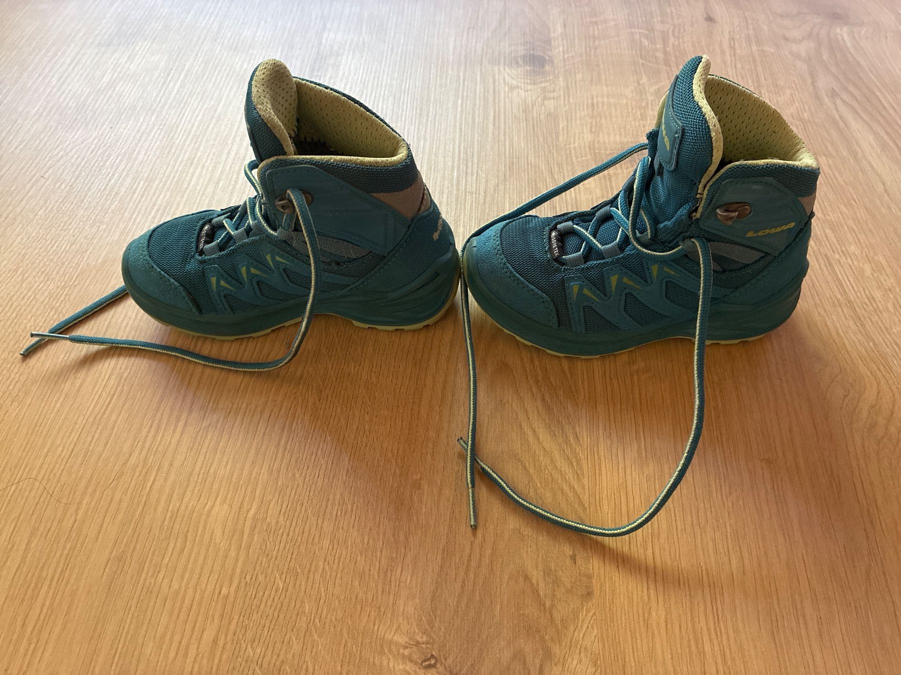 Lowa Scarpe per ragazzi: Lowa Wanderschuhe türkis Grösse 26 – Usato da Eggenwil venduto da mic_b5l2 1