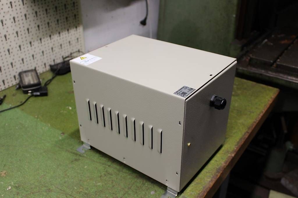Composants électroniques: Trafo  400 Volt-230 Volt  Bächli – D'occasion à Werthenstein par joniace 1